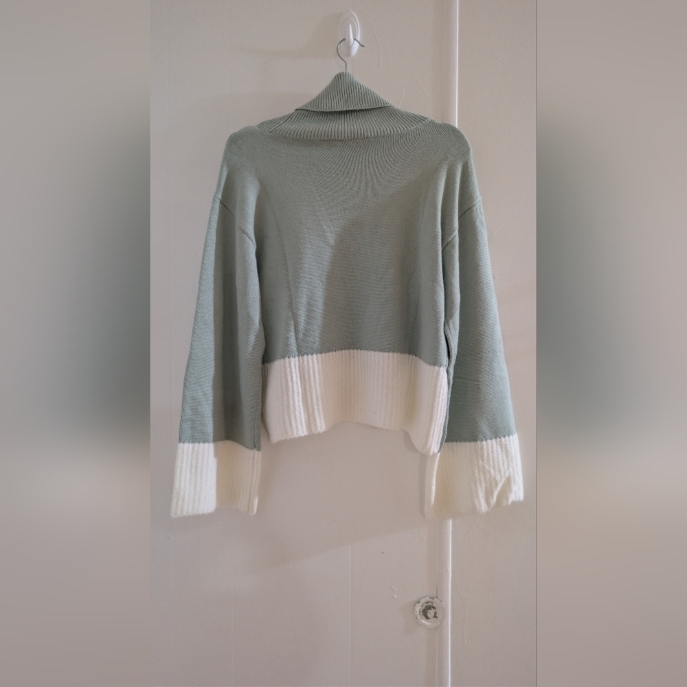 Laundry By Shelli Segal Sage and Cream And Mint Turtleneck Sweater Bell Sleeves - Picture 9 of 15